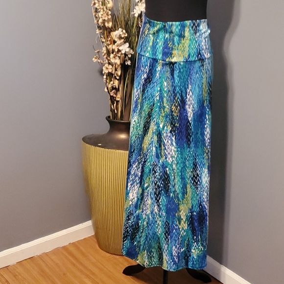 82 Days Dresses & Skirts - 82 Days Maxi Skirt size Large